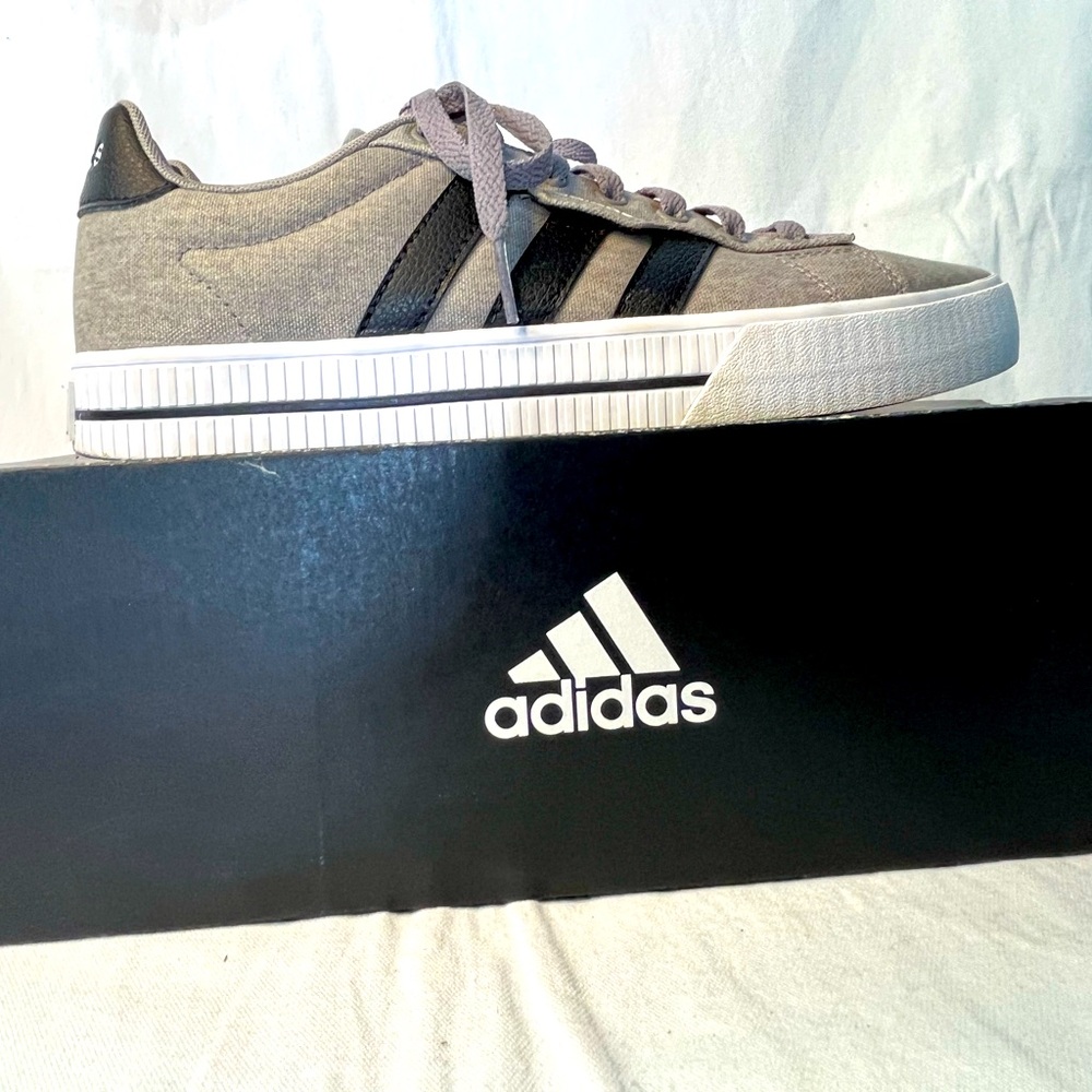 Adidas Daily 3.0 dove grey sz 7.5